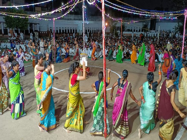 Indore Central Jail organises 'garba', 'dandiya' for prisoners to improve their moral conduct