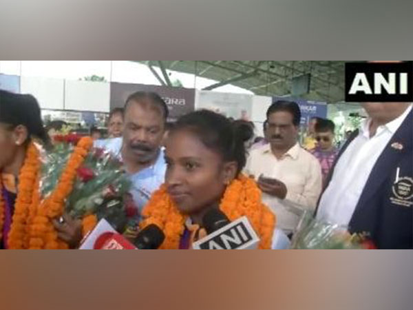 Indian women's hockey team receives grand welcome in Ranchi 