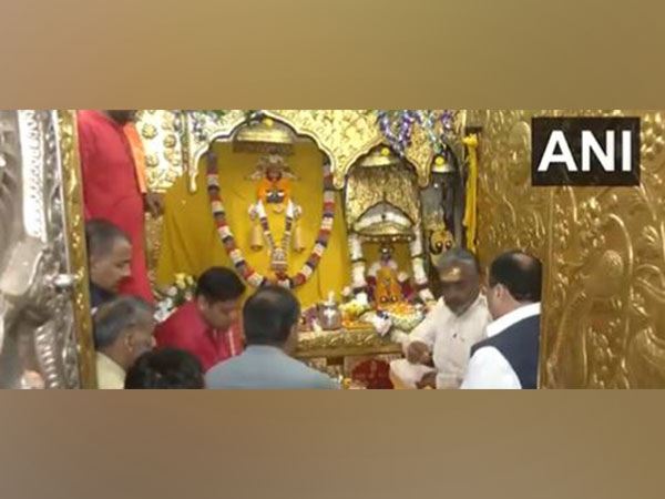 JP Nadda Seeks Blessings at Naina Devi Temple Amidst Navratri Celebrations