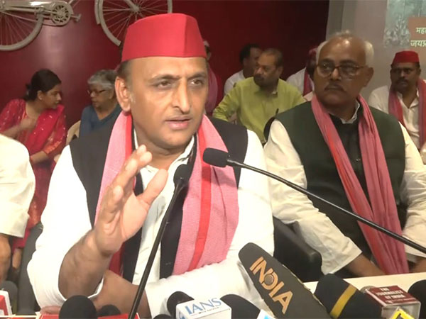 Akhilesh Yadav Criticizes BJP Over JPNIC Sealing, Calls for Continued 