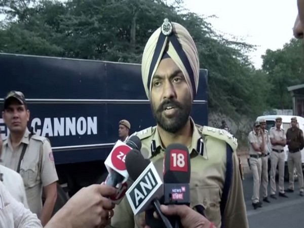 Police talking with students, JNU administration to resolve the crisis: Deputy Commissioner of Police Randhawa
