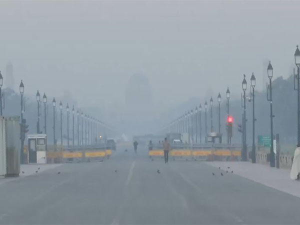 Chilly Delhi: City Records Coldest December Morning with AQI Concerns