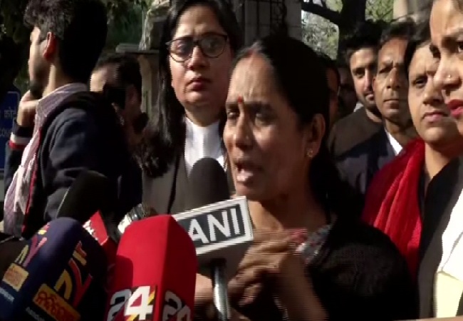 Patiala House Court not in mood to issue death warrant again, say Nirbhaya's parents