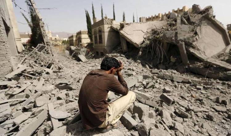Fresh violence erupts in Yemen as Saudi backed forces raid Houthi air base