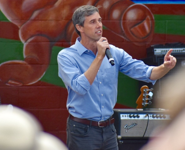 UPDATE 1-Democrat presidential hopeful Beto O'Rourke outlines LGBTQ policy proposal