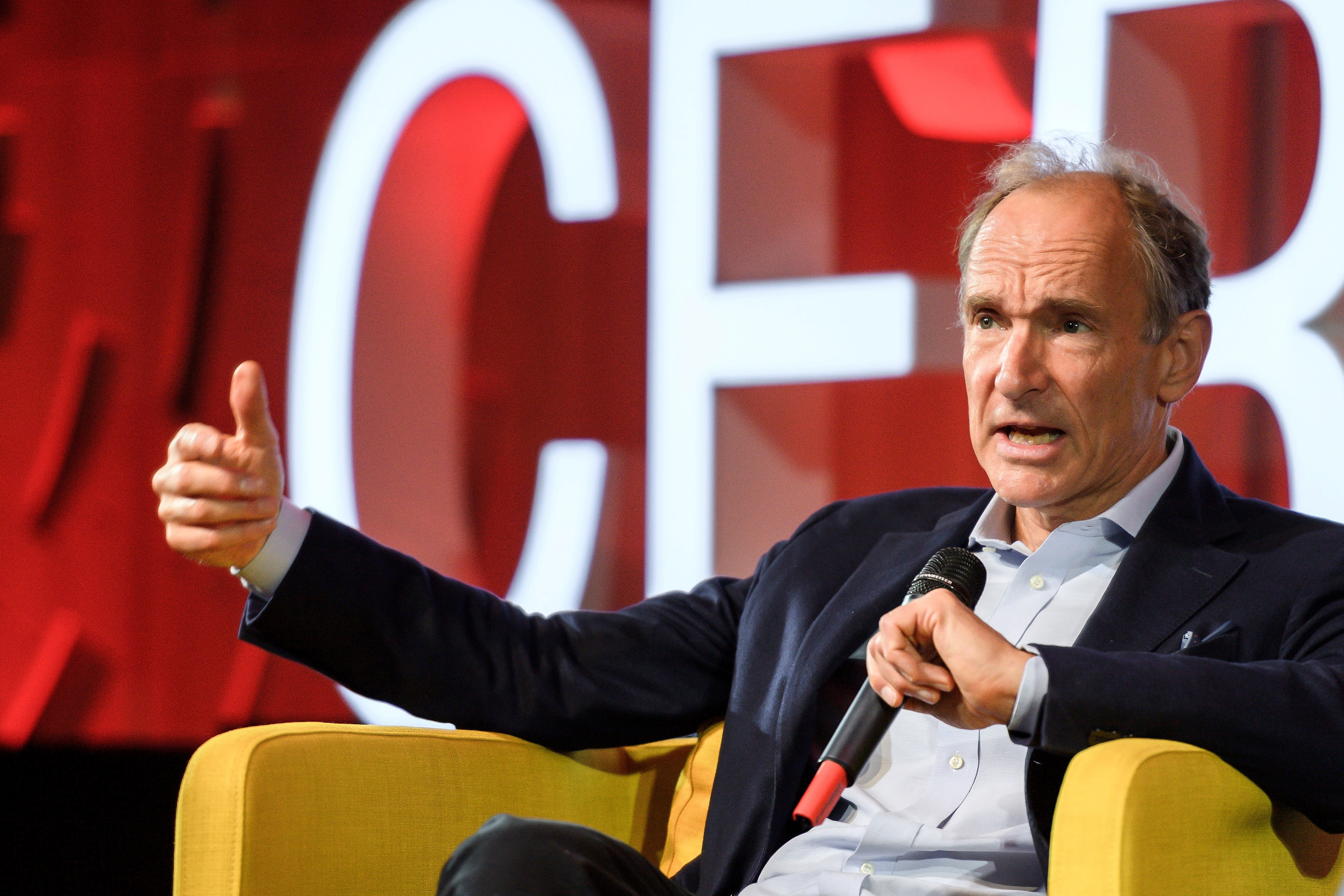 World Wide Web founder Sir Tim Berners-Lee calls for efforts to reduce fake news