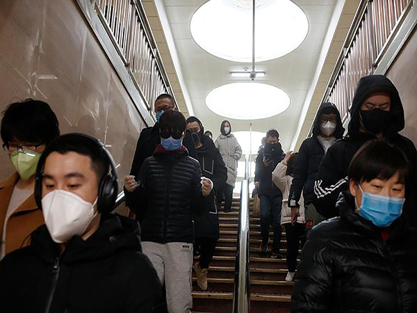 On Russian border, China scrambles to contain coronavirus influx