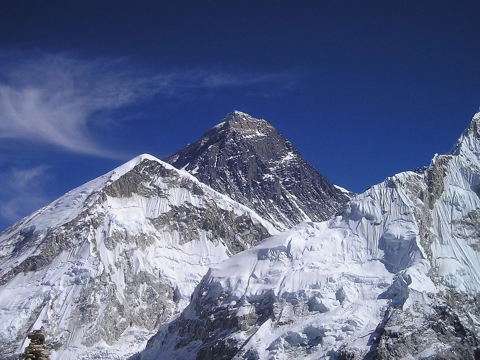 Four Indians scale Mount Everest: organiser