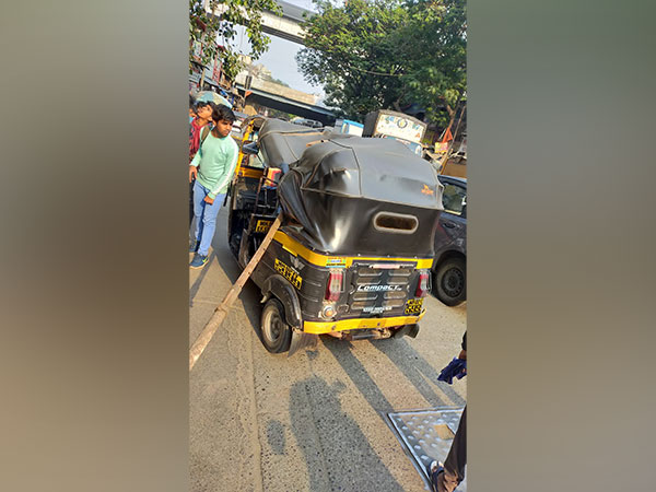 Mumbai: Iron pole falls over moving auto, woman, daughter killed