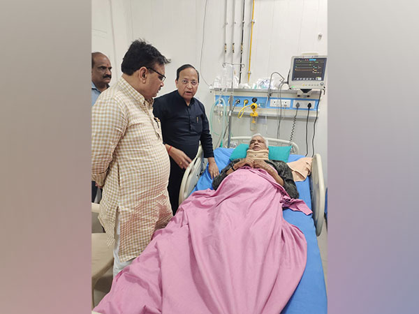 Rajasthan: BJP national general secy Arun Singh pays visit to Kirori Lal Meena at hospital