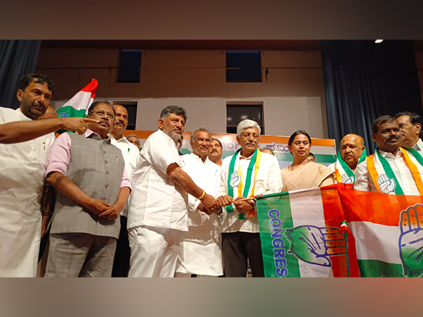 Karnataka: Former BJP leader K Jayaprakash Hegde, two former BJP MLAs join Congress