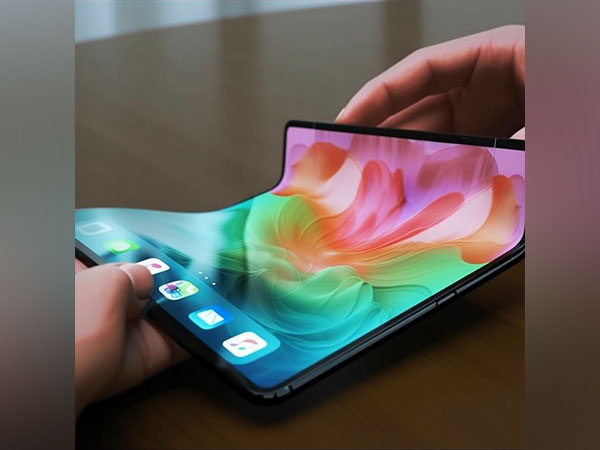 Foldable iPhone in 2028: AI Predicts the Future of iPhones