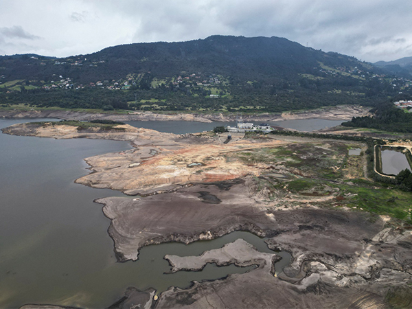 Colombia's capital implements water rationing amid historic drought exacerbated by El Nino
