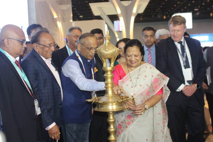 MoS Textiles stresses upon need to reduce India’s import dependency of textile machinery

