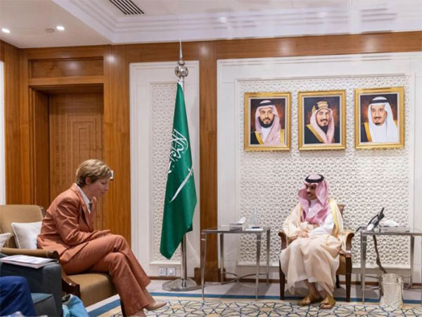 Saudi Foreign Minister Welcomes French Presidential Advisor in Riyadh