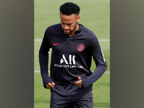 PSG fans display banners asking Neymar to leave