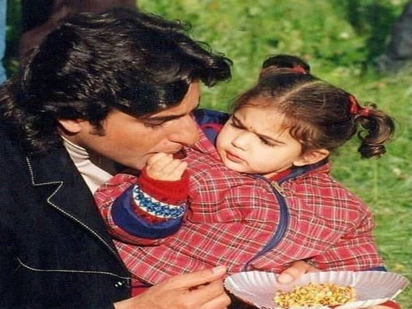 'Happy birthday beautiful': Kareena Kapoor sends birthday wishes to Sara Ali Khan with adorable picture