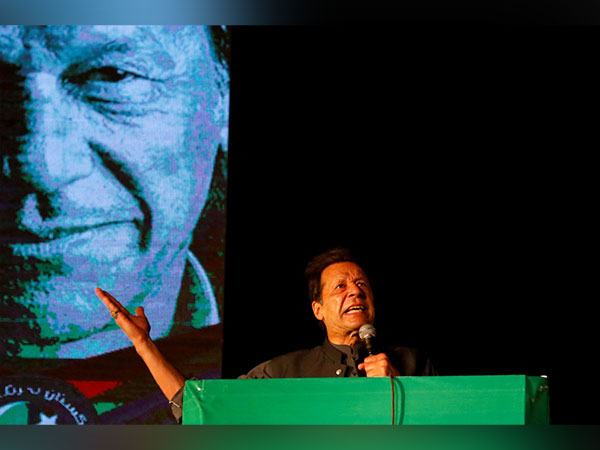 Imran Khan invites Pakistanis to attend "Haqiqi Azadi jalsa" on Aug 13 in Lahore 