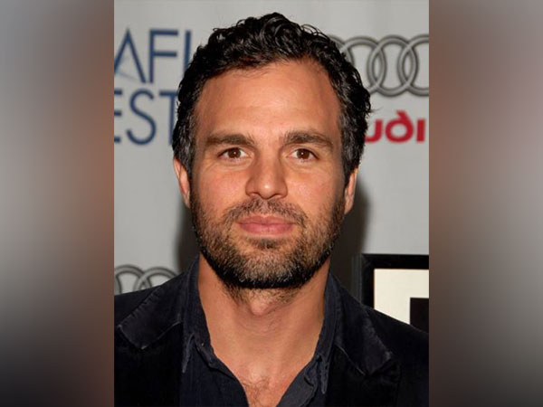 Mark Ruffalo speaks out in defense of Marvel Productions, deets inside
