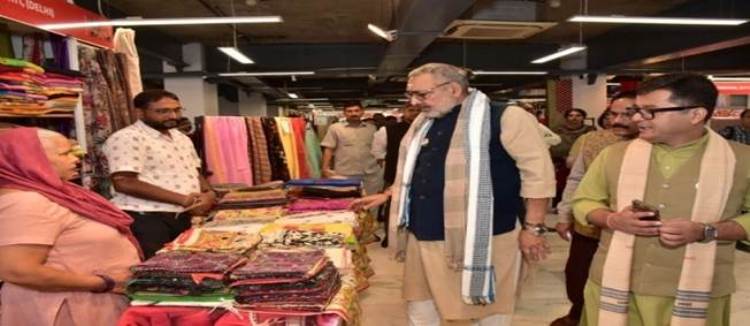 Union Ministers Celebrate 10th National Handloom Day at "VIRAASAT" Exhibition