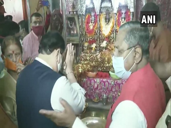 JP Nadda offers prayers at Patna's Badi Patan Devi Temple, launches 'Aatmanirbhar Bihar' poll campaign  
