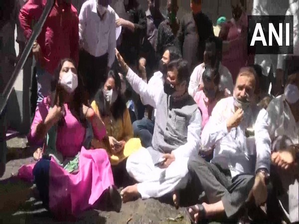 Assault on ex-Navy officer: BJP leaders and daughter protest against release of accused, demands strict punishment