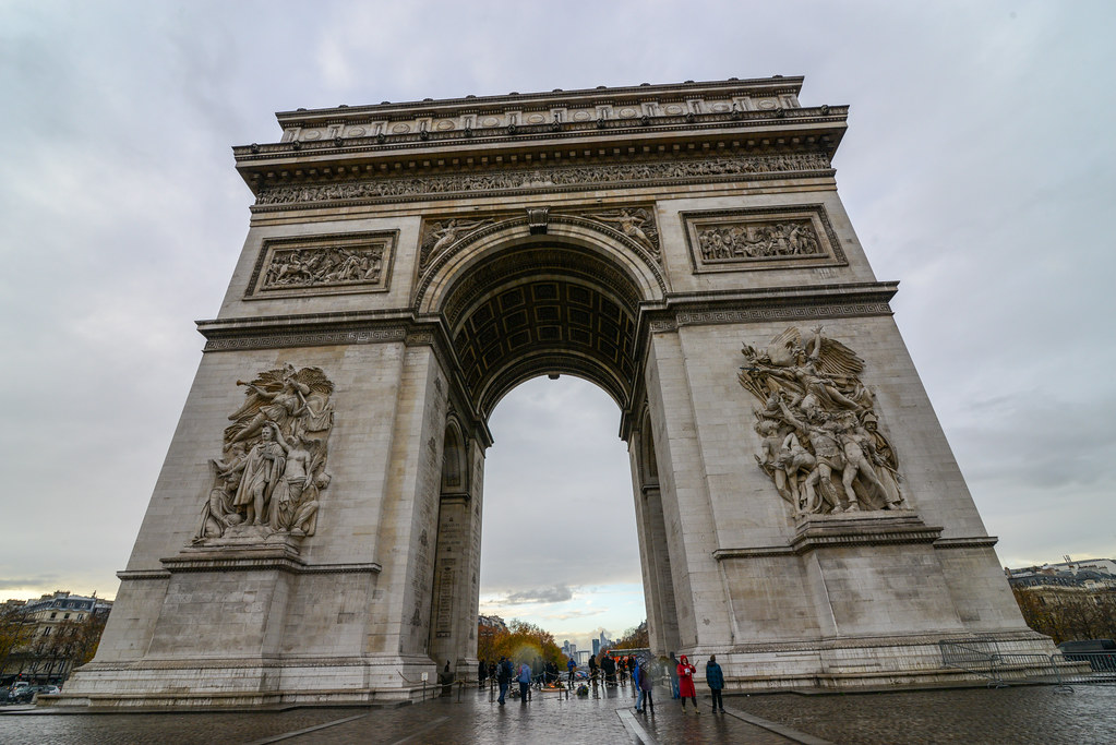 World News Roundup: EU flag removed from Arc de Triomphe after causing stir; Security forces fire tear gas at protesters in Sudan -TV and more 