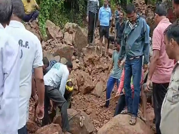 Tragedy in Datia: Seven Dead After Wall Collapse Due to Heavy Rains