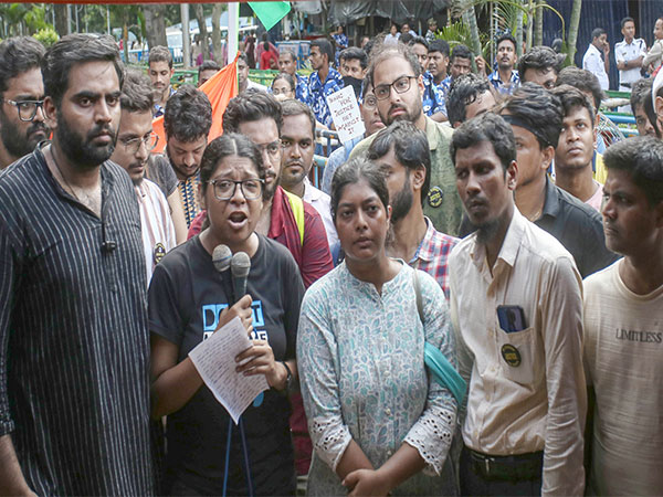 West Bengal Govt. Urges Junior Doctors for Meeting Amidst RG Kar Hospital Protest