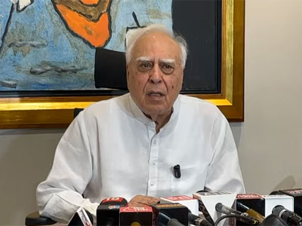 Kapil Sibal Criticizes Publicisation of Ganesh Puja at CJI's Residence