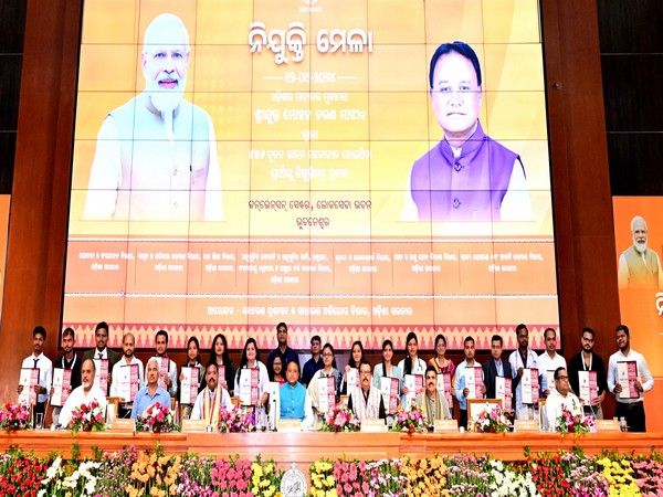 Odisha CM Majhi Distributes Appointment Letters to 476 New Government Employees