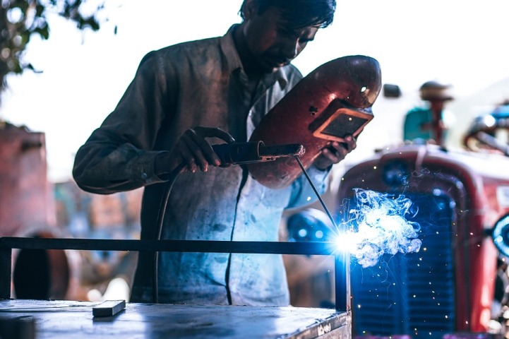 India's Manufacturing sector portrays positive outlook in Q2: FICCI