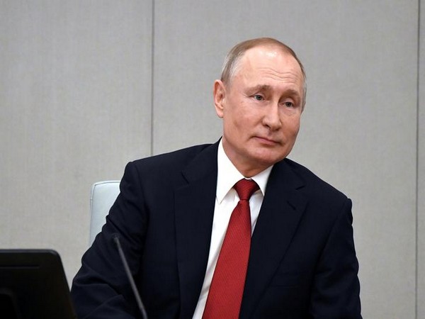 Putin says Russia needs to step up vaccination campaign against COVID-19