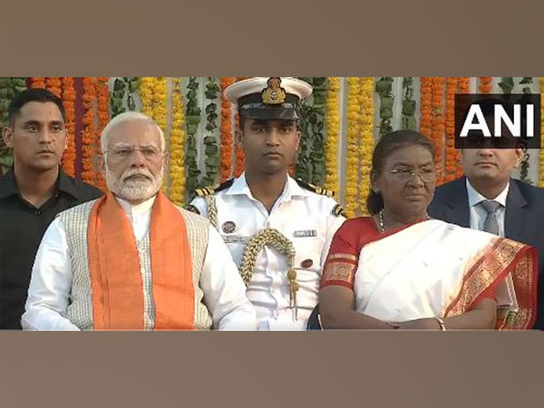 Leaders Unite at Red Fort for Dussehra: Murmu and Modi Celebrate Victory of Good Over Evil