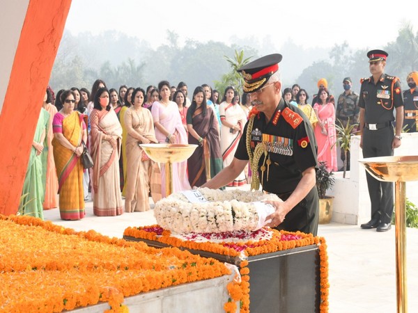 Gen MM Naravane lays wreath at Sikh Light Infantry Regiment Centre's war memorial in UP's Fatehgarh