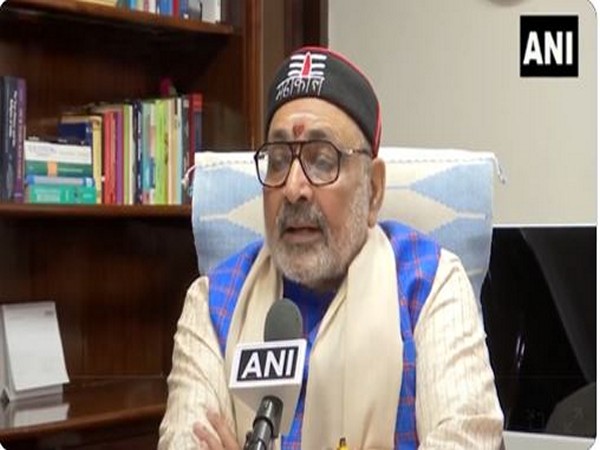 Giriraj Singh Accuses Congress of Inciting 'Civil War'