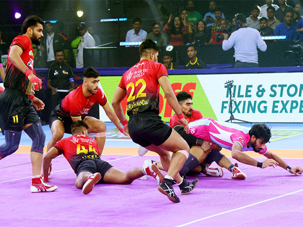 Arjun Deshwal's Heroics Propel Jaipur Pink Panthers to Victory Against Bengaluru Bulls