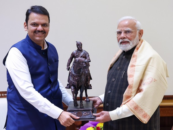 Fadnavis Lauds Modi's Support in Steering Maharashtra's Progress