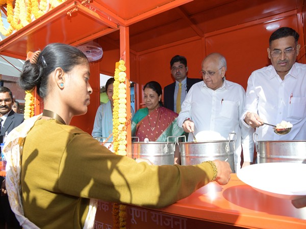 Gujarat CM Bhupendra Patel Inaugurates Landmark Shramik Suvidha Kendra