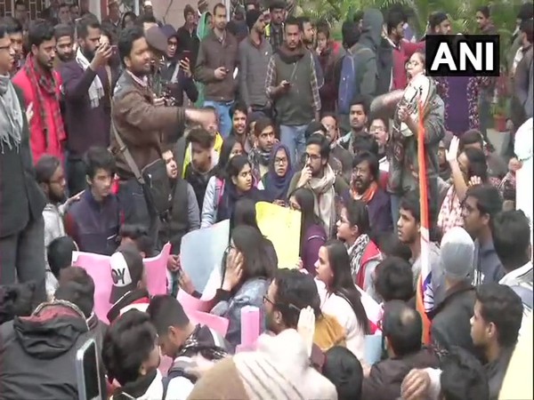 Students gather outside Jamia VC office demanding FIR against Delhi Police