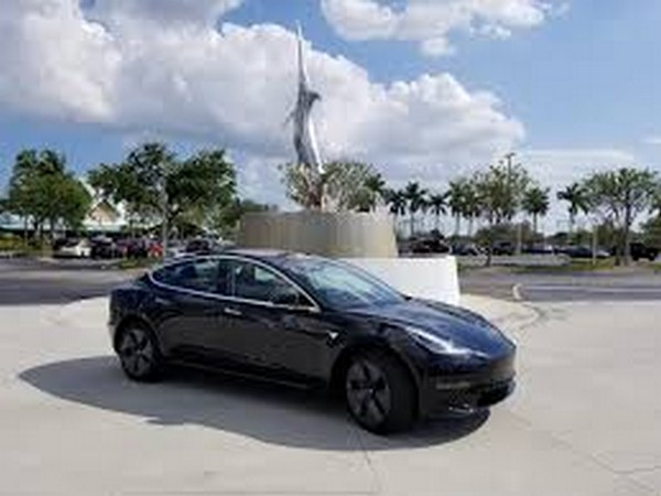 Your Tesla Model 3 will talk to pedestrians