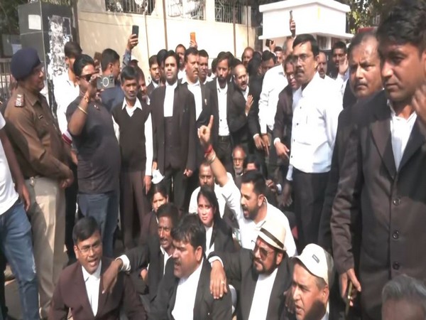 Bihar: Advocates stage protest over transformer blast in Patna Civil Court, demand compensation for the victims' families