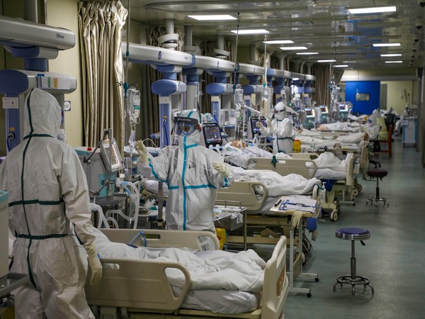 Lahore hospitals run out of oxygen supply amid rising coronavirus cases