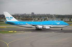 KLM temporarily halts ticket sales for Amsterdam flights due to airport chaos 