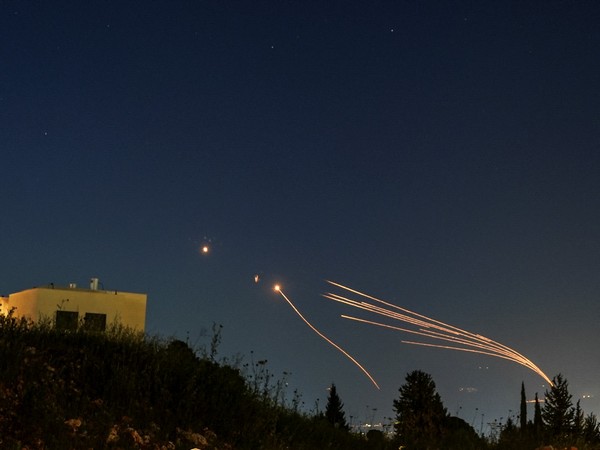 Amid fears of retaliation to Iranian airstrike, Hezbollah fires dozens of missiles towards northern Israel