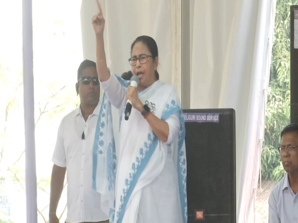 Mamata Banerjee calls BJP "biggest thief, biggest traitor, biggest robber", says 'Bengal works with truth'