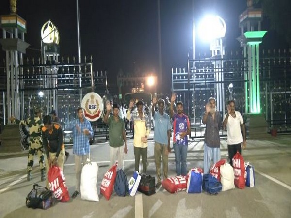 Punjab: 198 Indian fishermen released from Pakistan jail
