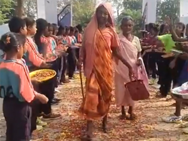 Jharkhand: Elderly voters greeted with flower shower at polling booth in Simdega