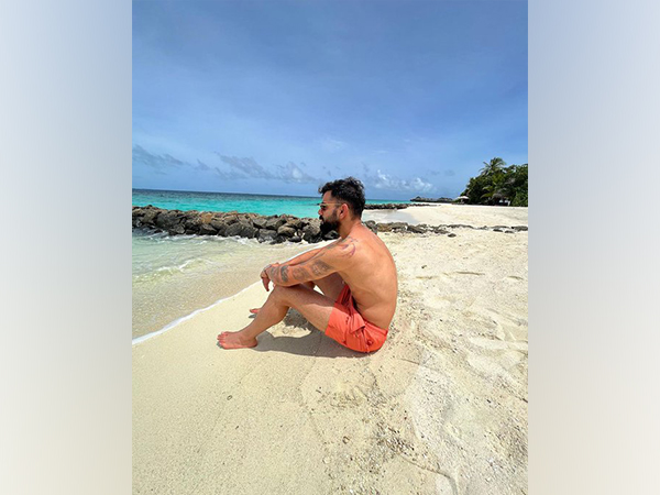 Virat Kohli on vacation mode on beach ahead of England tour