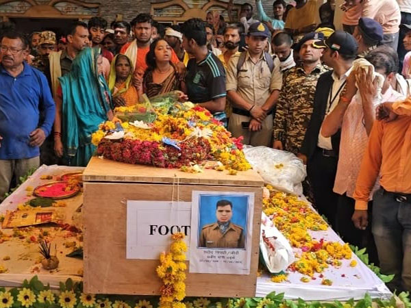 MP: Last rites of Chhindwara's CRPF jawan Kabir Das performed who died in anti-terror operation in J-K